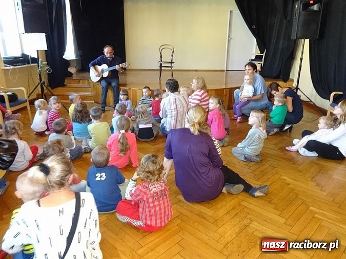 Zdjęcie w galerii na portalu naszraciborz.pl: W Strzesze ruszyła trzecia grupa Fiku-miku wiadomości z regionu