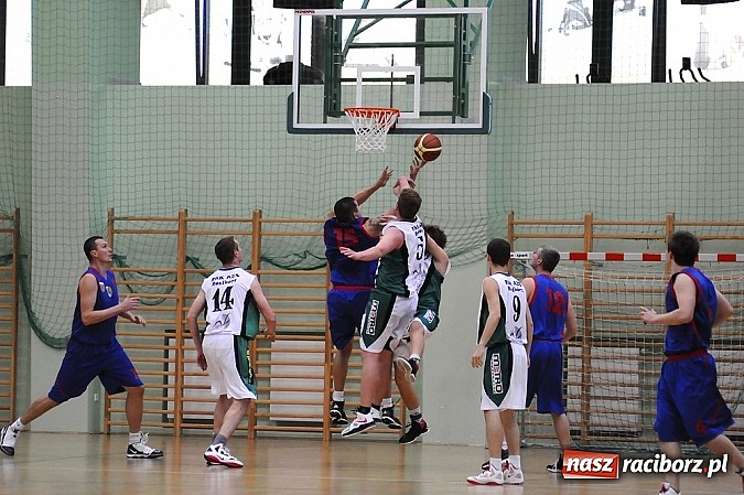 Zdjęcie w galerii na portalu naszraciborz.pl: Koszykówka. Dobry początek, słaby koniec wiadomości z regionu