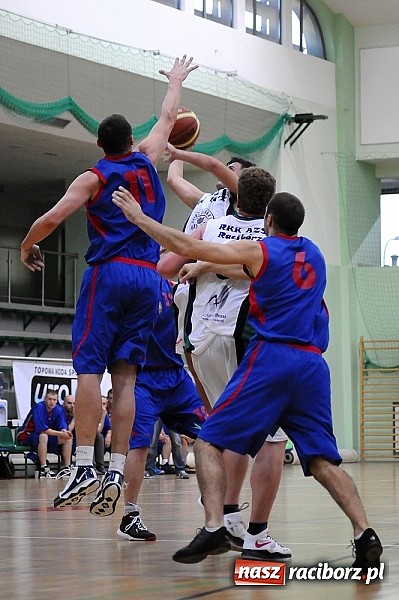Zdjęcie w galerii na portalu naszraciborz.pl: Koszykówka. Dobry początek, słaby koniec wiadomości z regionu