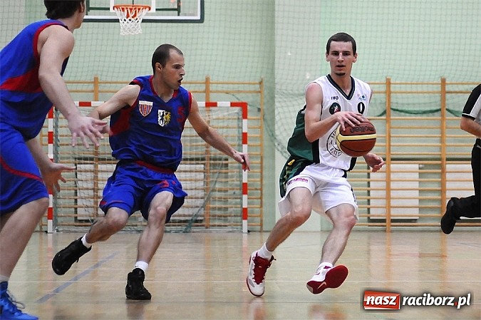 Zdjęcie w galerii na portalu naszraciborz.pl: Koszykówka. Dobry początek, słaby koniec wiadomości z regionu