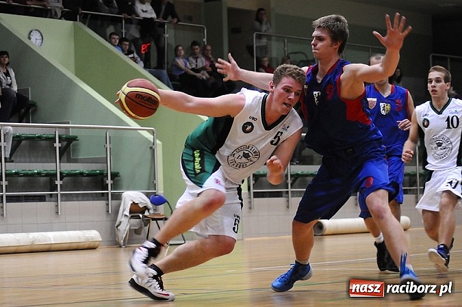 Zdjęcie w galerii na portalu naszraciborz.pl: Koszykówka. Dobry początek, słaby koniec wiadomości z regionu