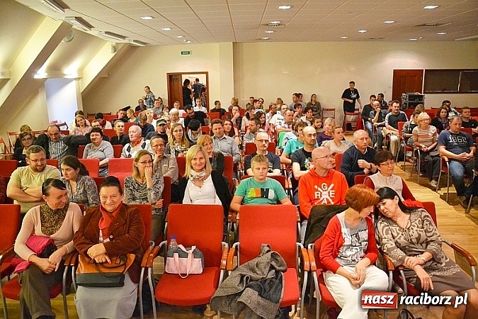 Zdjęcie w galerii na portalu naszraciborz.pl: Wiatraki 2013 na zamku - dzień drugi wiadomości z regionu