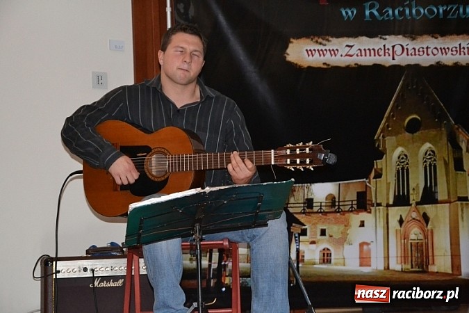 Zdjęcie w galerii na portalu naszraciborz.pl: Wiatraki 2013 na zamku - dzień drugi wiadomości z regionu