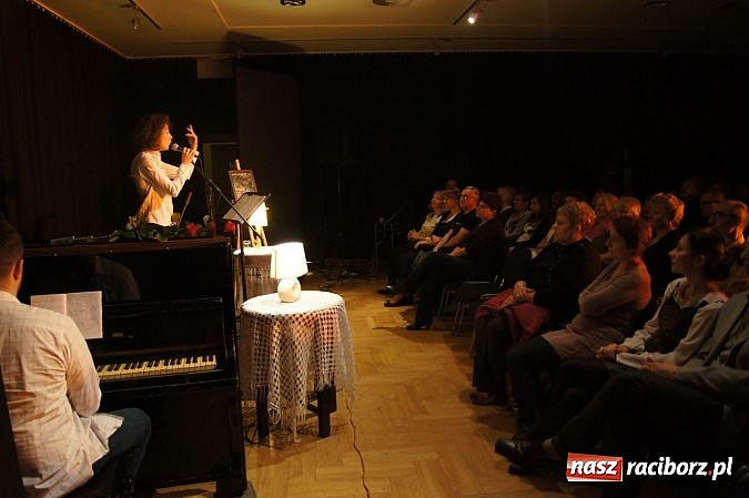 Zdjęcie w galerii na portalu naszraciborz.pl: Iris Munos wystąpiła w RCK wiadomości z regionu