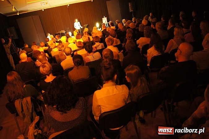 Zdjęcie w galerii na portalu naszraciborz.pl: Iris Munos wystąpiła w RCK wiadomości z regionu