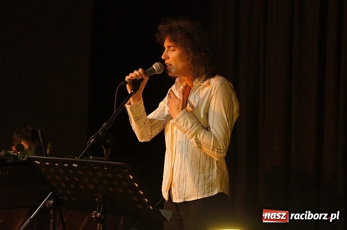 Zdjęcie w galerii na portalu naszraciborz.pl: Iris Munos wystąpiła w RCK wiadomości z regionu