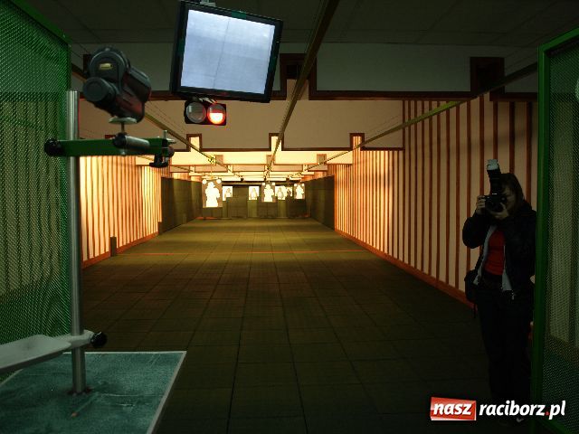 Zdjęcie w galerii na portalu naszraciborz.pl: Przewodniczący Wojnar chwycił za broń wiadomości z regionu