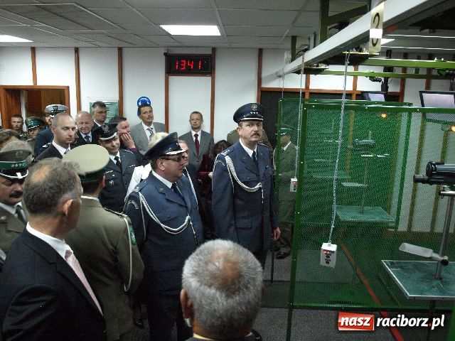 Zdjęcie w galerii na portalu naszraciborz.pl: Przewodniczący Wojnar chwycił za broń wiadomości z regionu