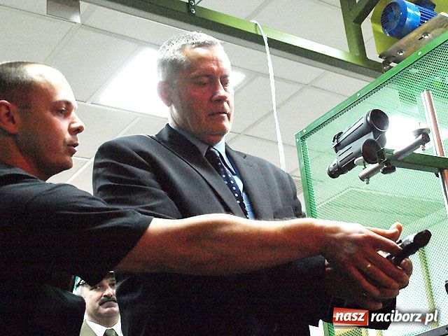 Zdjęcie w galerii na portalu naszraciborz.pl: Przewodniczący Wojnar chwycił za broń wiadomości z regionu