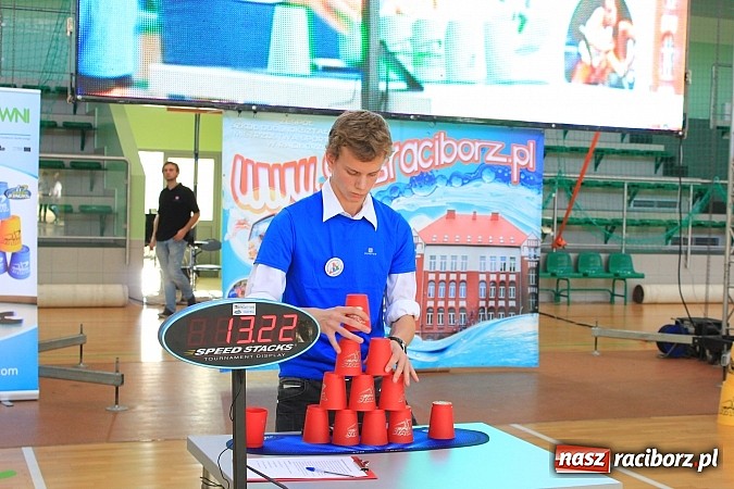 Zdjęcie w galerii na portalu naszraciborz.pl: 140 zawodników na Mistrzostwach Polski w Speed Stacks w Raciborzu wiadomości z regionu