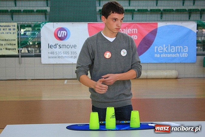 Zdjęcie w galerii na portalu naszraciborz.pl: 140 zawodników na Mistrzostwach Polski w Speed Stacks w Raciborzu wiadomości z regionu