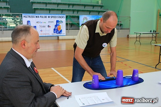 Zdjęcie w galerii na portalu naszraciborz.pl: 140 zawodników na Mistrzostwach Polski w Speed Stacks w Raciborzu wiadomości z regionu