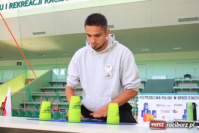 Zdjęcie w galerii na portalu naszraciborz.pl: 140 zawodników na Mistrzostwach Polski w Speed Stacks w Raciborzu wiadomości z regionu