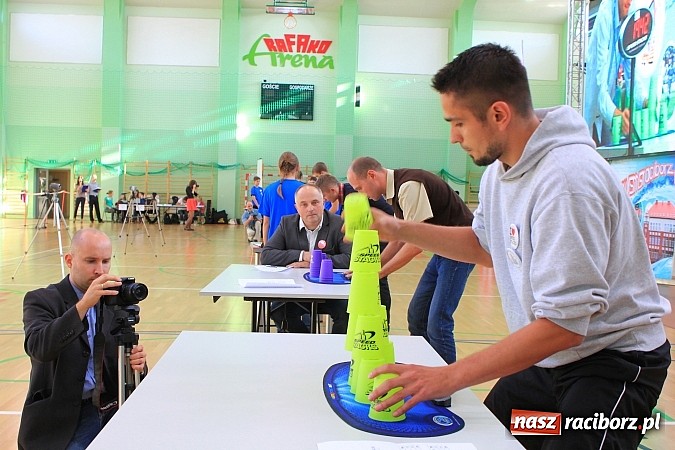 Zdjęcie w galerii na portalu naszraciborz.pl: 140 zawodników na Mistrzostwach Polski w Speed Stacks w Raciborzu wiadomości z regionu