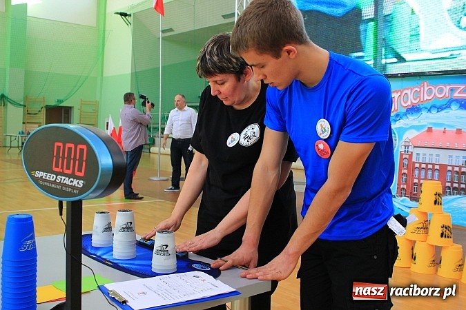 Zdjęcie w galerii na portalu naszraciborz.pl: 140 zawodników na Mistrzostwach Polski w Speed Stacks w Raciborzu wiadomości z regionu
