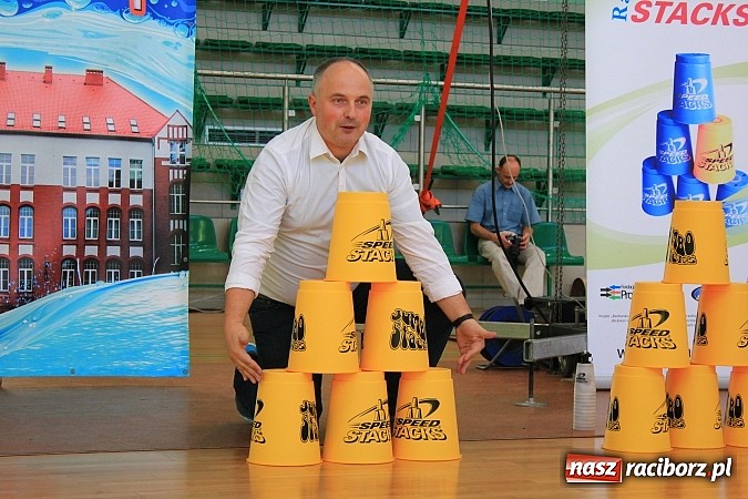 Zdjęcie w galerii na portalu naszraciborz.pl: 140 zawodników na Mistrzostwach Polski w Speed Stacks w Raciborzu wiadomości z regionu