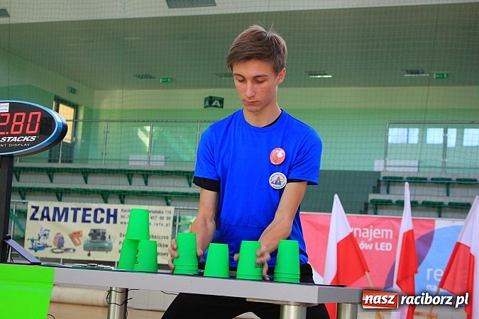Zdjęcie w galerii na portalu naszraciborz.pl: 140 zawodników na Mistrzostwach Polski w Speed Stacks w Raciborzu wiadomości z regionu