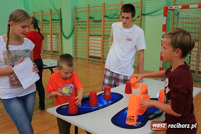Zdjęcie w galerii na portalu naszraciborz.pl: 140 zawodników na Mistrzostwach Polski w Speed Stacks w Raciborzu wiadomości z regionu