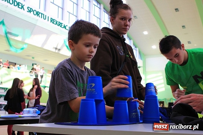 Zdjęcie w galerii na portalu naszraciborz.pl: 140 zawodników na Mistrzostwach Polski w Speed Stacks w Raciborzu wiadomości z regionu