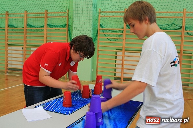 Zdjęcie w galerii na portalu naszraciborz.pl: 140 zawodników na Mistrzostwach Polski w Speed Stacks w Raciborzu wiadomości z regionu