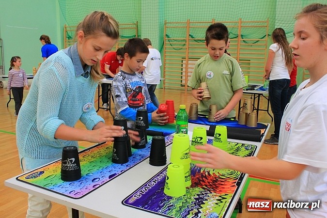 Zdjęcie w galerii na portalu naszraciborz.pl: 140 zawodników na Mistrzostwach Polski w Speed Stacks w Raciborzu wiadomości z regionu