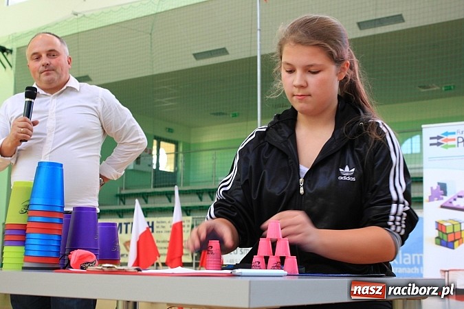 Zdjęcie w galerii na portalu naszraciborz.pl: 140 zawodników na Mistrzostwach Polski w Speed Stacks w Raciborzu wiadomości z regionu