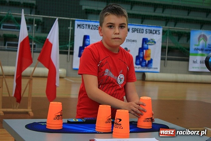 Zdjęcie w galerii na portalu naszraciborz.pl: 140 zawodników na Mistrzostwach Polski w Speed Stacks w Raciborzu wiadomości z regionu