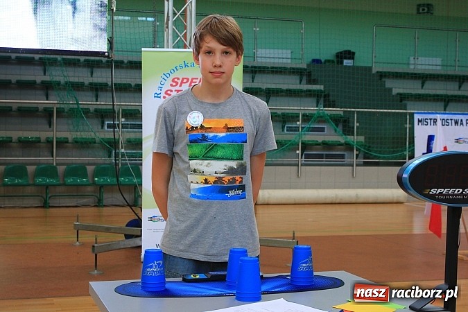 Zdjęcie w galerii na portalu naszraciborz.pl: 140 zawodników na Mistrzostwach Polski w Speed Stacks w Raciborzu wiadomości z regionu