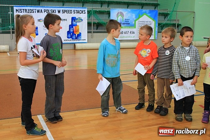 Zdjęcie w galerii na portalu naszraciborz.pl: 140 zawodników na Mistrzostwach Polski w Speed Stacks w Raciborzu wiadomości z regionu