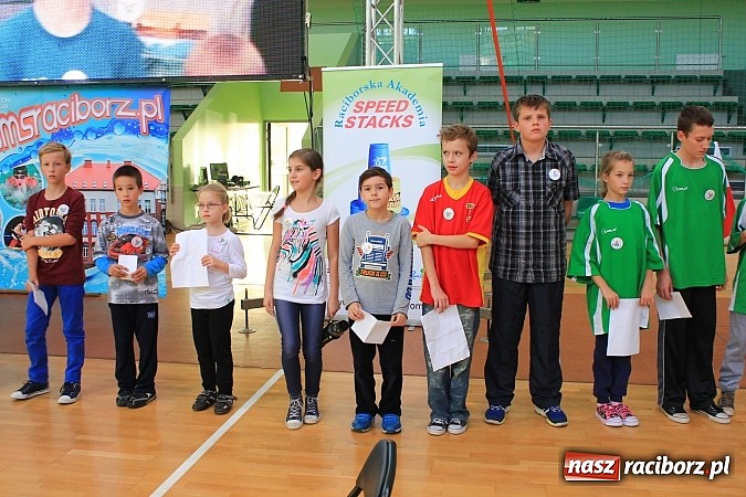 Zdjęcie w galerii na portalu naszraciborz.pl: 140 zawodników na Mistrzostwach Polski w Speed Stacks w Raciborzu wiadomości z regionu