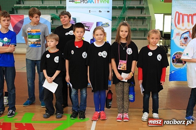 Zdjęcie w galerii na portalu naszraciborz.pl: 140 zawodników na Mistrzostwach Polski w Speed Stacks w Raciborzu wiadomości z regionu