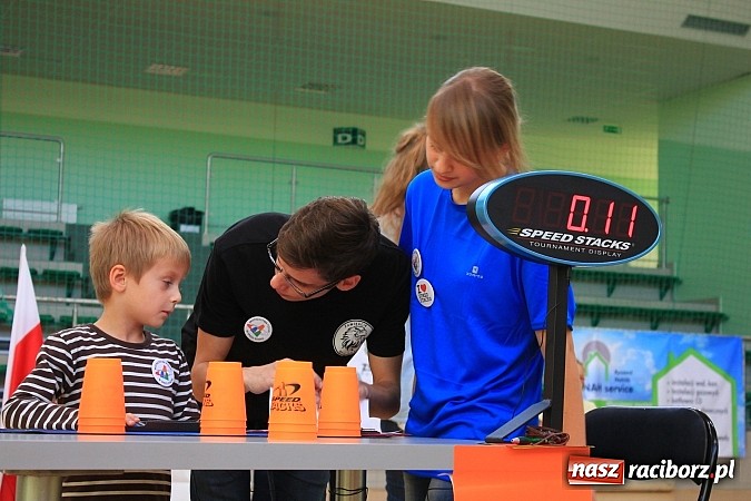 Zdjęcie w galerii na portalu naszraciborz.pl: 140 zawodników na Mistrzostwach Polski w Speed Stacks w Raciborzu wiadomości z regionu
