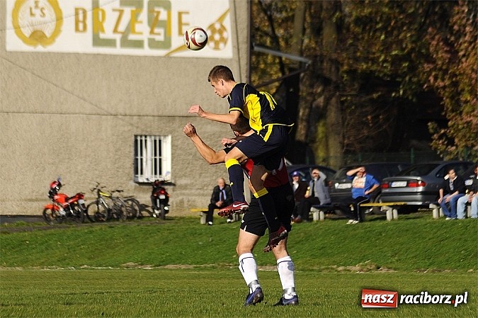 Zdjęcie w galerii na portalu naszraciborz.pl: Maciej Pawlisz zapewnił zwycięstwo Brzeziu wiadomości z regionu