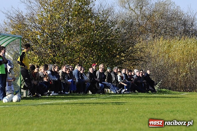 Zdjęcie w galerii na portalu naszraciborz.pl: Maciej Pawlisz zapewnił zwycięstwo Brzeziu wiadomości z regionu