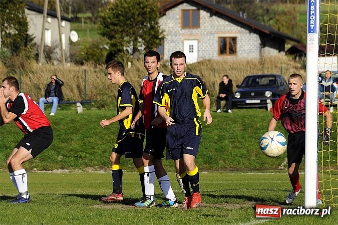 Zdjęcie w galerii na portalu naszraciborz.pl: Maciej Pawlisz zapewnił zwycięstwo Brzeziu wiadomości z regionu