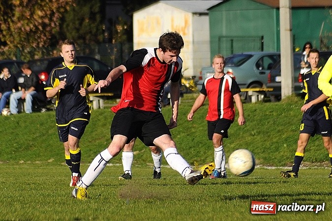 Zdjęcie w galerii na portalu naszraciborz.pl: Maciej Pawlisz zapewnił zwycięstwo Brzeziu wiadomości z regionu