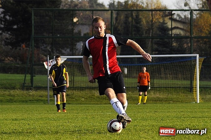 Zdjęcie w galerii na portalu naszraciborz.pl: Maciej Pawlisz zapewnił zwycięstwo Brzeziu wiadomości z regionu