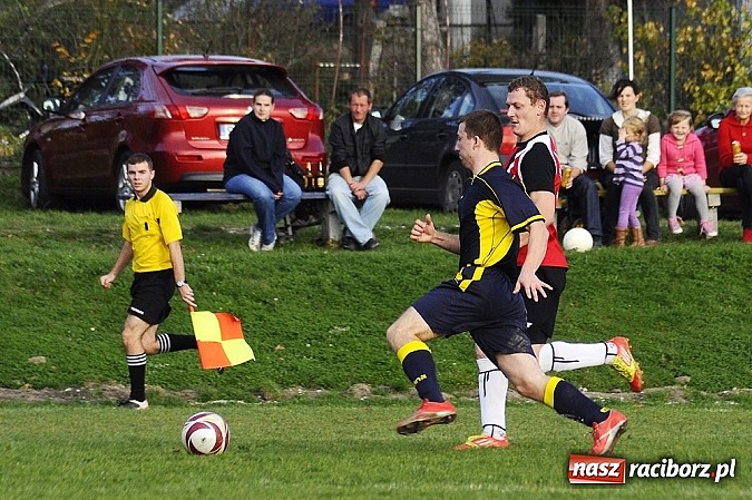 Zdjęcie w galerii na portalu naszraciborz.pl: Maciej Pawlisz zapewnił zwycięstwo Brzeziu wiadomości z regionu