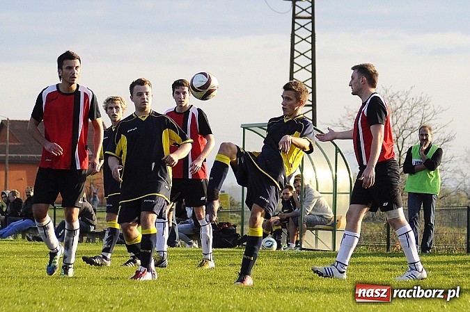 Zdjęcie w galerii na portalu naszraciborz.pl: Maciej Pawlisz zapewnił zwycięstwo Brzeziu wiadomości z regionu