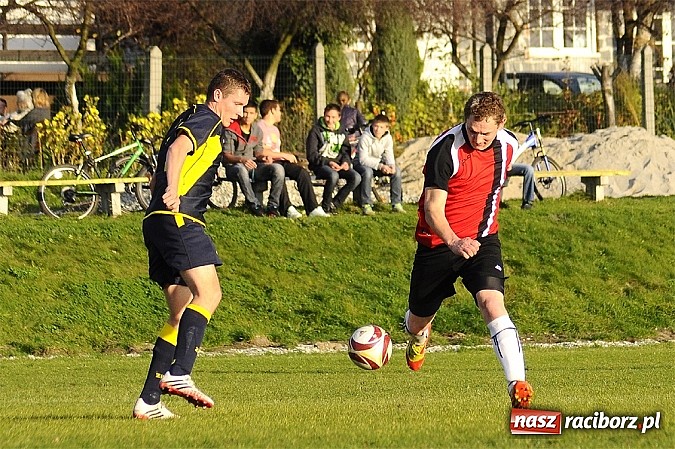 Zdjęcie w galerii na portalu naszraciborz.pl: Maciej Pawlisz zapewnił zwycięstwo Brzeziu wiadomości z regionu