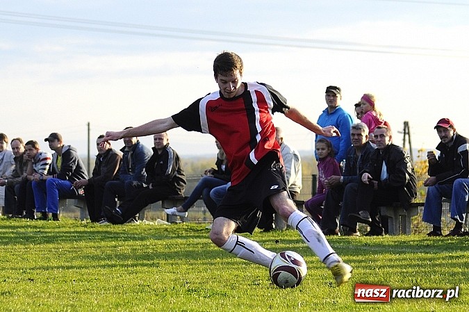 Zdjęcie w galerii na portalu naszraciborz.pl: Maciej Pawlisz zapewnił zwycięstwo Brzeziu wiadomości z regionu