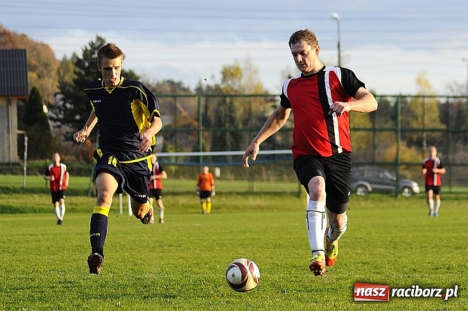 Zdjęcie w galerii na portalu naszraciborz.pl: Maciej Pawlisz zapewnił zwycięstwo Brzeziu wiadomości z regionu