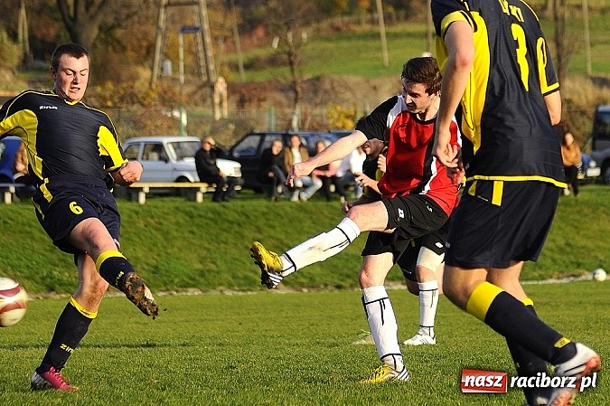 Zdjęcie w galerii na portalu naszraciborz.pl: Maciej Pawlisz zapewnił zwycięstwo Brzeziu wiadomości z regionu