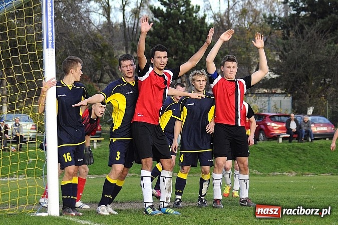 Zdjęcie w galerii na portalu naszraciborz.pl: Maciej Pawlisz zapewnił zwycięstwo Brzeziu wiadomości z regionu