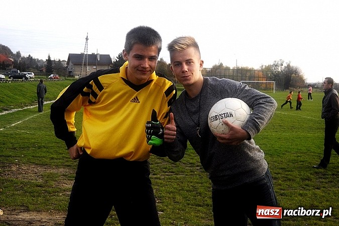 Zdjęcie w galerii na portalu naszraciborz.pl: Maciej Pawlisz zapewnił zwycięstwo Brzeziu wiadomości z regionu