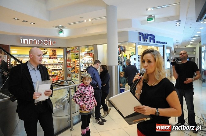 Zdjęcie w galerii na portalu naszraciborz.pl: Konkurs na najlepszą stylizację Galerii Młyńskiej i salonu Sinsay. Wręczono nagrody wiadomości z regionu