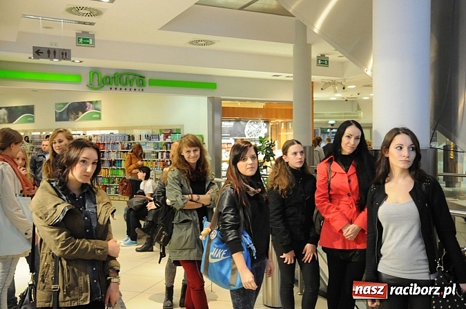 Zdjęcie w galerii na portalu naszraciborz.pl: Konkurs na najlepszą stylizację Galerii Młyńskiej i salonu Sinsay. Wręczono nagrody wiadomości z regionu