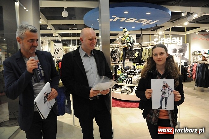 Zdjęcie w galerii na portalu naszraciborz.pl: Konkurs na najlepszą stylizację Galerii Młyńskiej i salonu Sinsay. Wręczono nagrody wiadomości z regionu