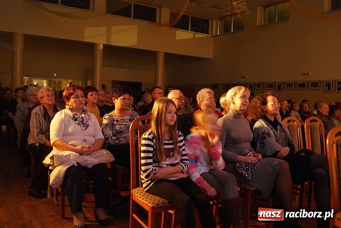 Zdjęcie w galerii na portalu naszraciborz.pl: Muzyczne Zaduszki z Przecinkiem wiadomości z regionu
