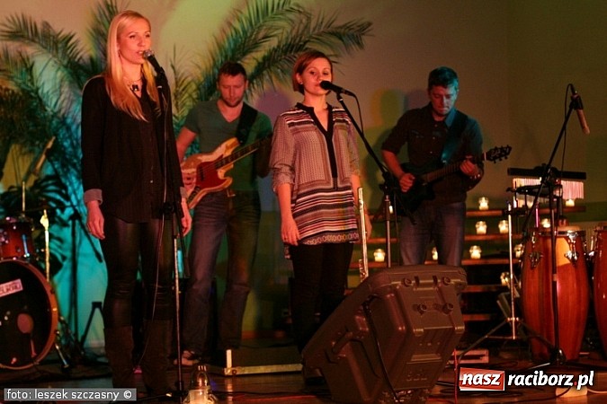 Zdjęcie w galerii na portalu naszraciborz.pl: Muzyczne Zaduszki z Przecinkiem wiadomości z regionu